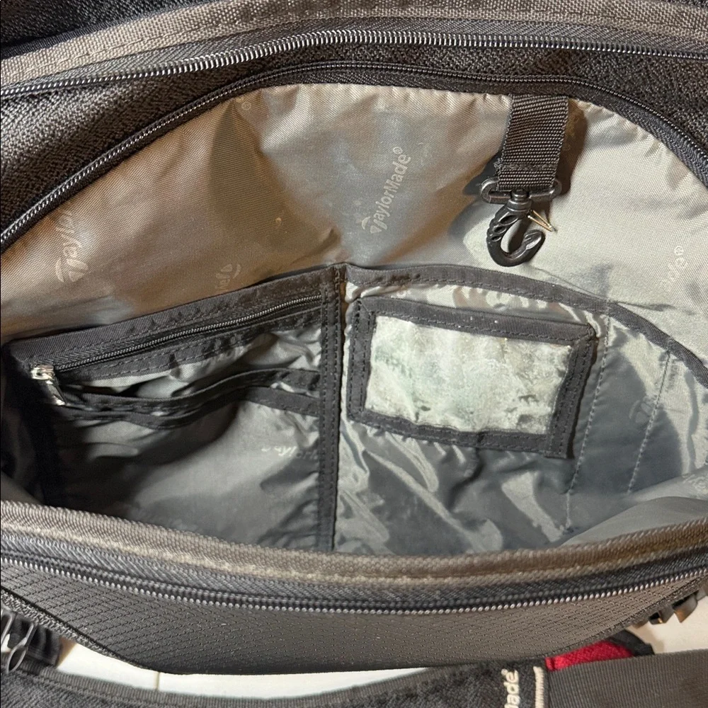 TaylorMade laptop computer/messenger bag, great look for the golfer at work
